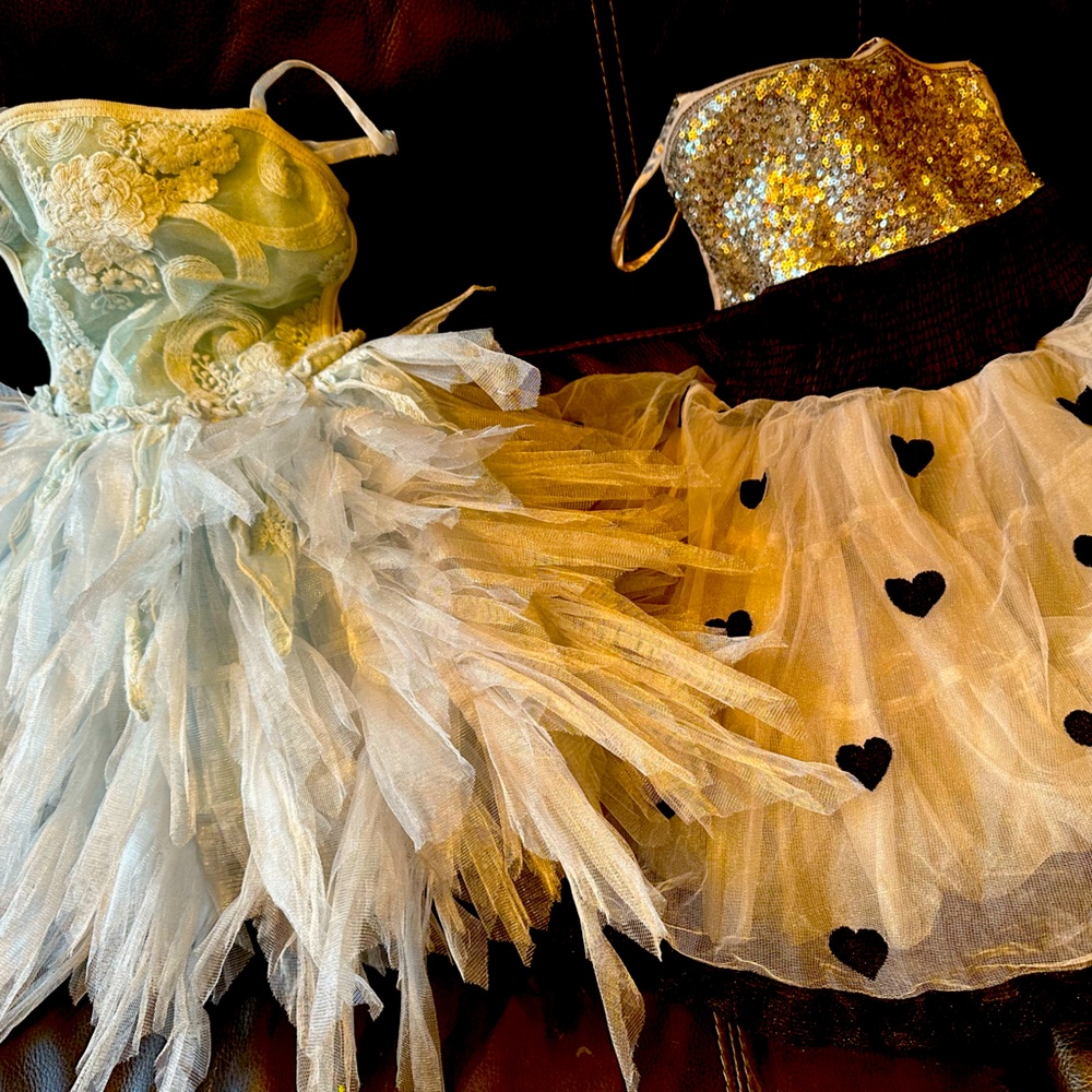 Lot of two Ohh La La! Couture dresses for 6.yo, great condition